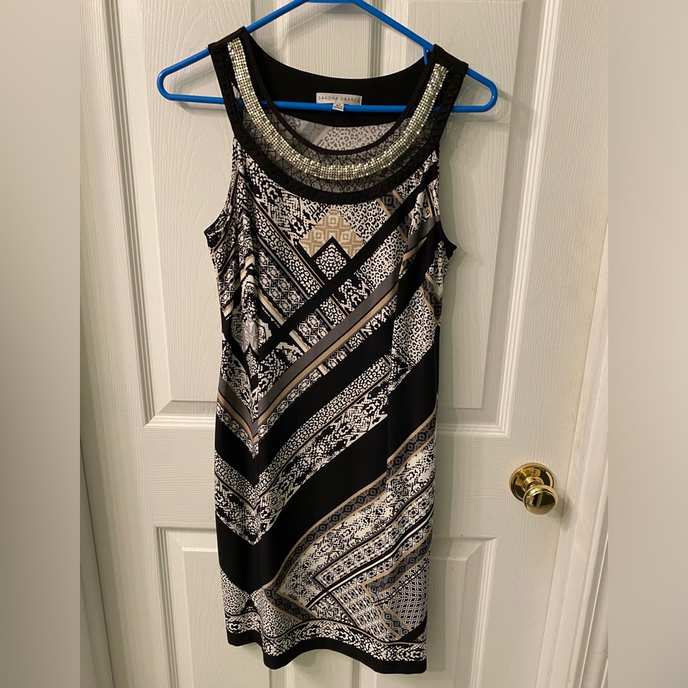 Sandra Darren size 8P black/white/gold dress